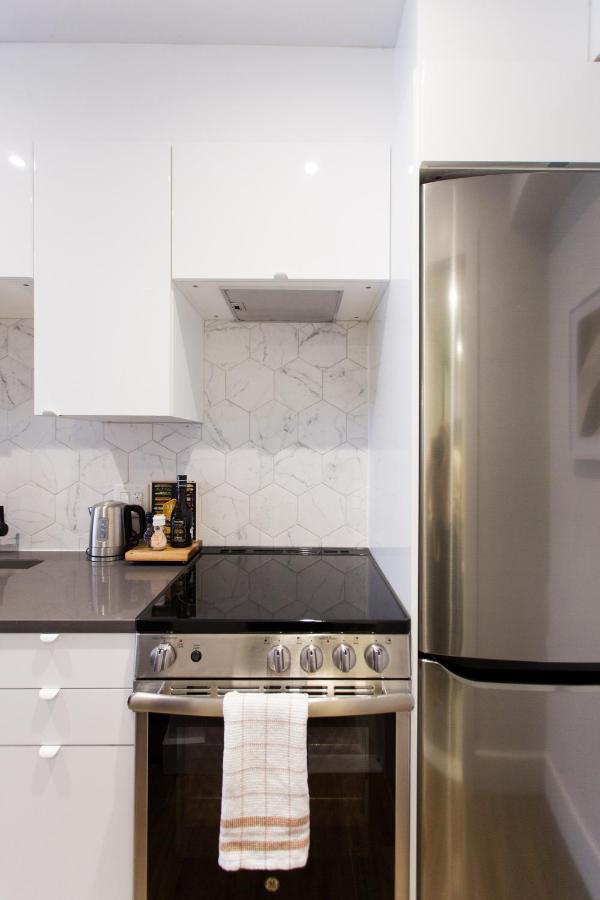 Blue Oasis Studio With Full Kitchen And Bath By Den Stays Montreal Exteriér fotografie