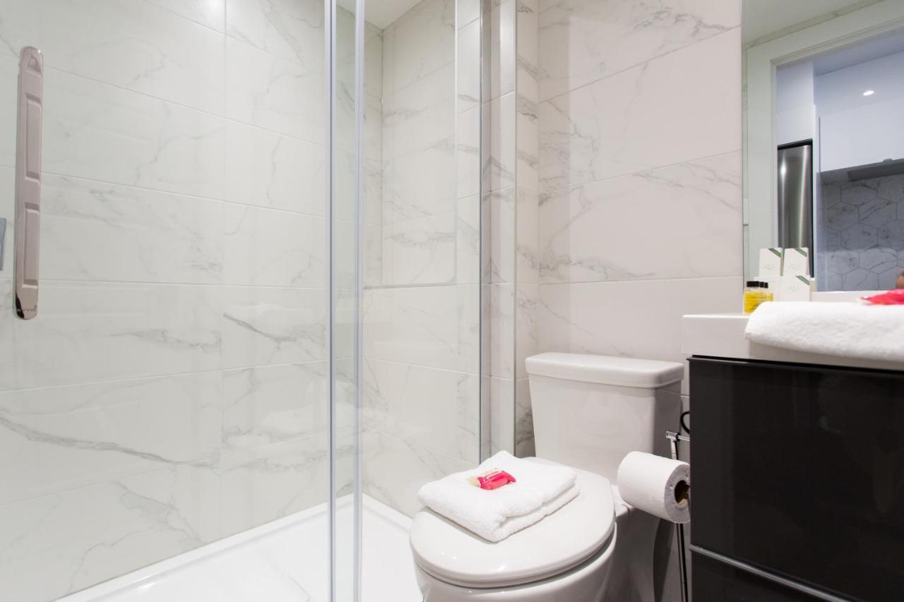 Blue Oasis Studio With Full Kitchen And Bath By Den Stays Montreal Exteriér fotografie